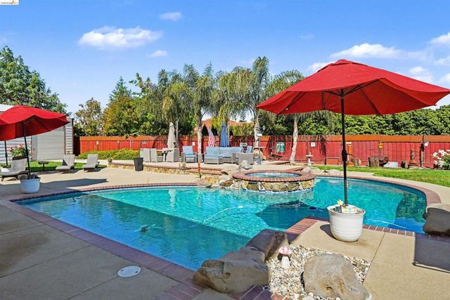 2752 Placer Dr, Oakley, CA 94561