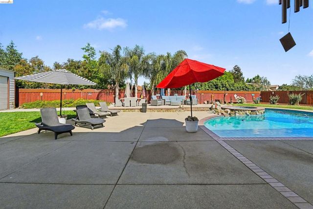 2752 Placer Dr, Oakley, CA 94561