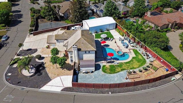 2752 Placer Dr, Oakley, CA 94561