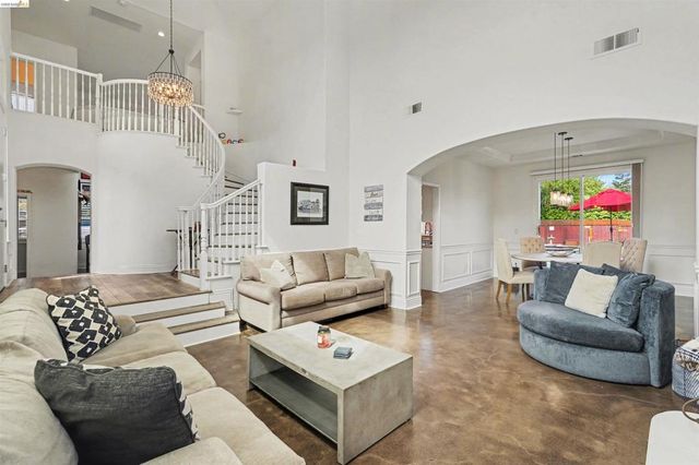 2752 Placer Dr, Oakley, CA 94561