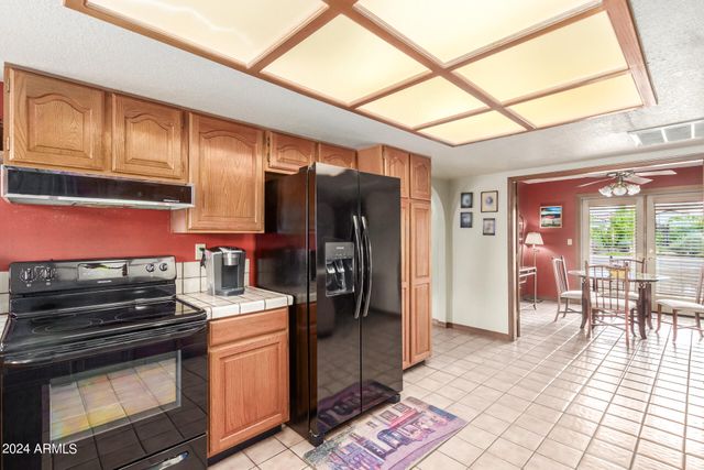 5202 W SOFT WIND Drive, Glendale, AZ 85310