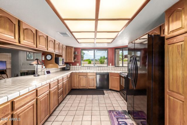 5202 W SOFT WIND Drive, Glendale, AZ 85310