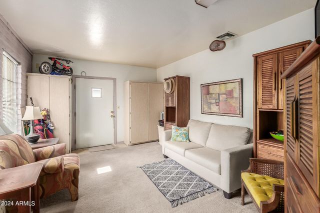 5202 W SOFT WIND Drive, Glendale, AZ 85310