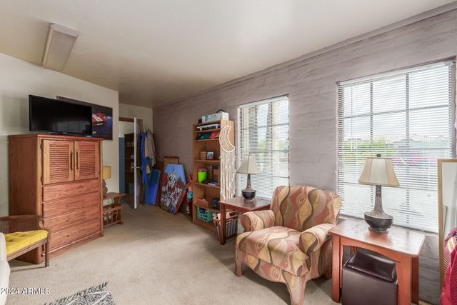 5202 W SOFT WIND Drive, Glendale, AZ 85310