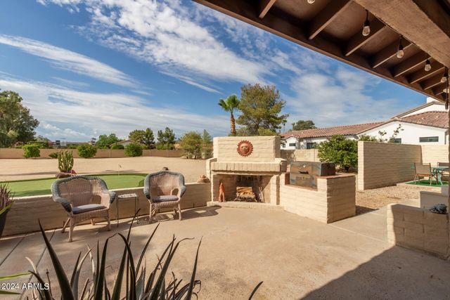 5202 W SOFT WIND Drive, Glendale, AZ 85310