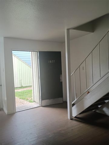 5625 Antoine Drive 1607, Houston, TX 77091