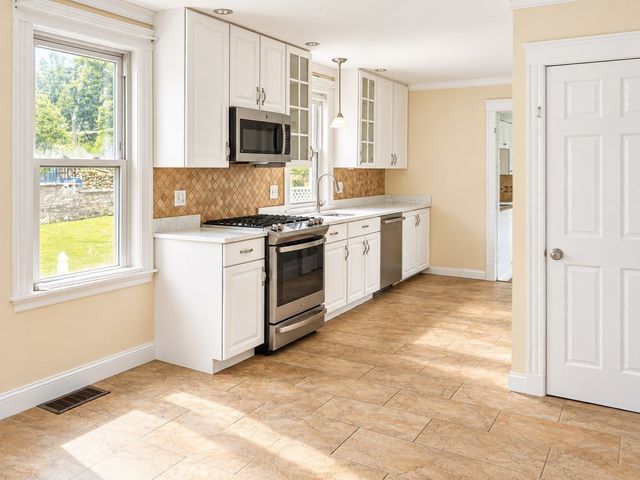 65 Chestnut St 1, Wakefield, MA 01880