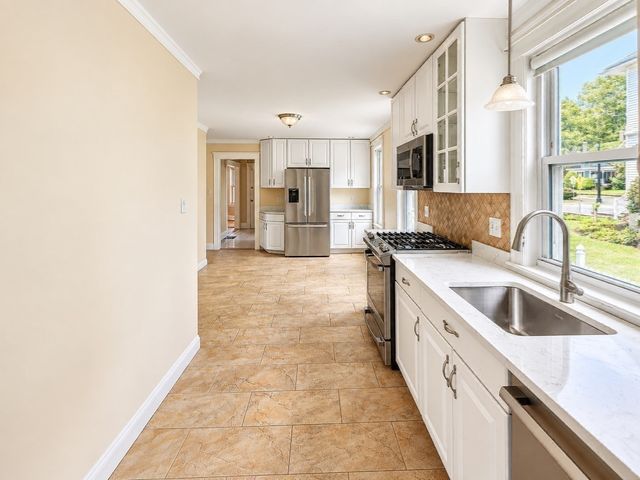 65 Chestnut St 1, Wakefield, MA 01880