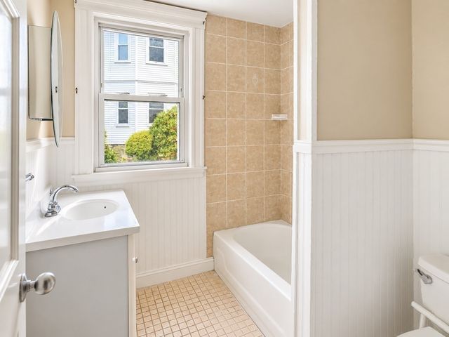 65 Chestnut St 1, Wakefield, MA 01880