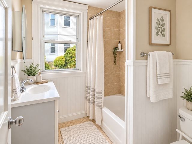 65 Chestnut St 1, Wakefield, MA 01880