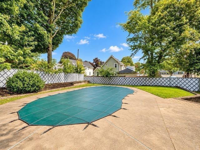 65 Chestnut St 1, Wakefield, MA 01880