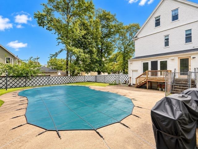 65 Chestnut St 1, Wakefield, MA 01880