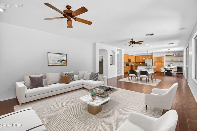 857 E CARLA VISTA Drive, Gilbert, AZ 85295