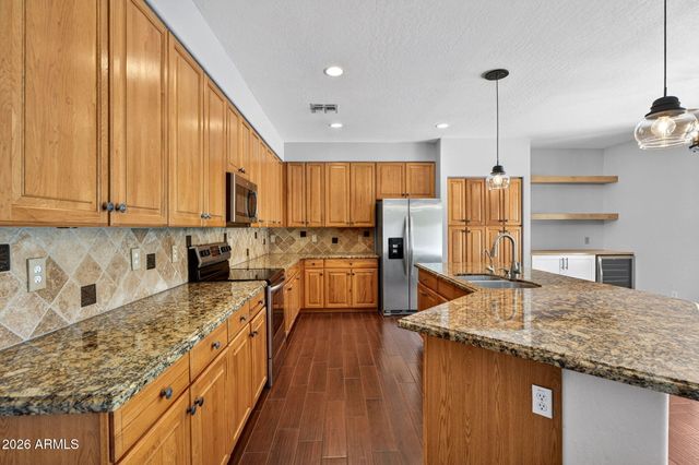 857 E CARLA VISTA Drive, Gilbert, AZ 85295