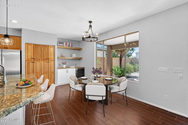 857 E CARLA VISTA Drive, Gilbert, AZ 85295