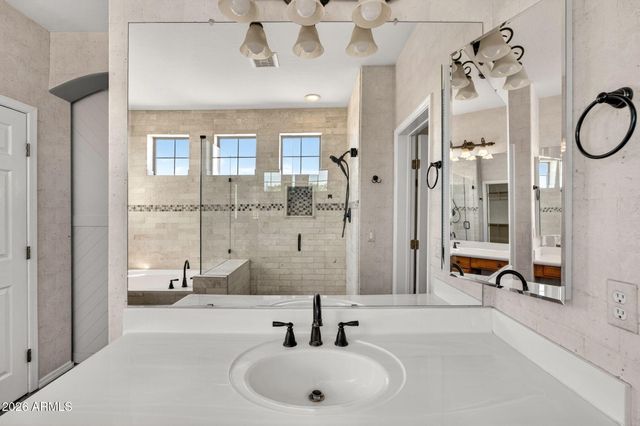 857 E CARLA VISTA Drive, Gilbert, AZ 85295