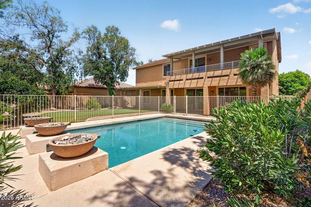 857 E CARLA VISTA Drive, Gilbert, AZ 85295