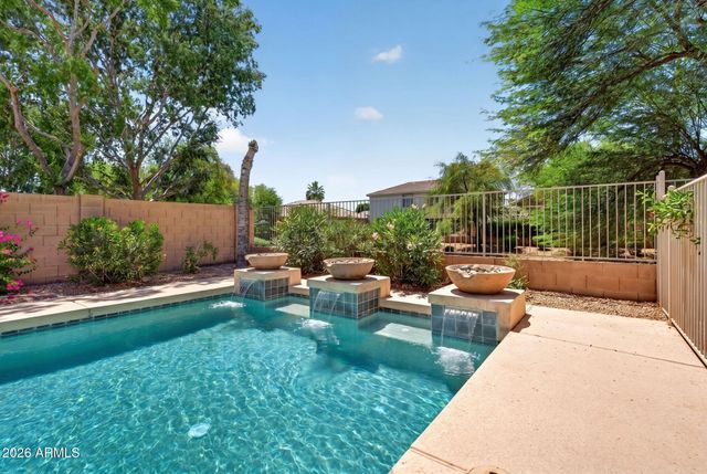 857 E CARLA VISTA Drive, Gilbert, AZ 85295