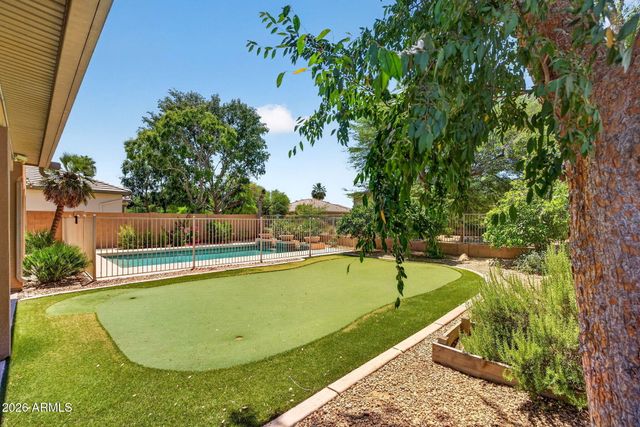 857 E CARLA VISTA Drive, Gilbert, AZ 85295
