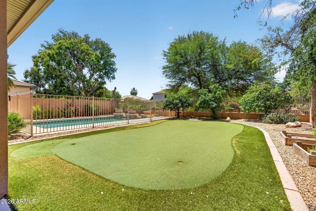 857 E CARLA VISTA Drive, Gilbert, AZ 85295