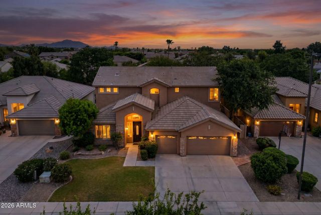 857 E CARLA VISTA Drive, Gilbert, AZ 85295