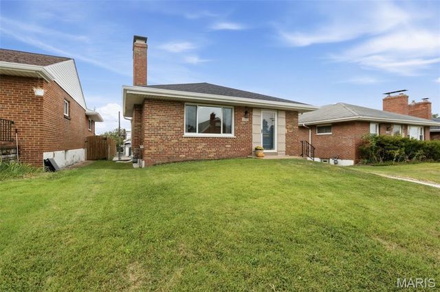 5562 Lindenwood Avenue, St Louis, MO 63109
