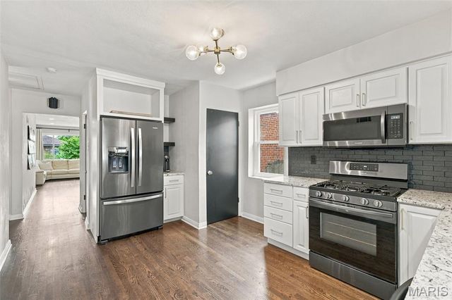 5562 Lindenwood Avenue, St Louis, MO 63109