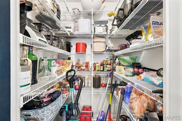 5562 Lindenwood Avenue, St Louis, MO 63109