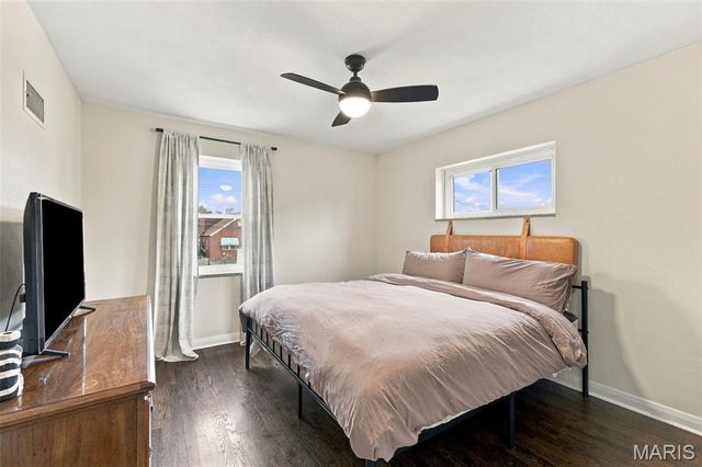 5562 Lindenwood Avenue, St Louis, MO 63109