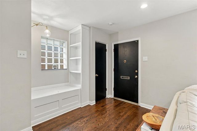 5562 Lindenwood Avenue, St Louis, MO 63109