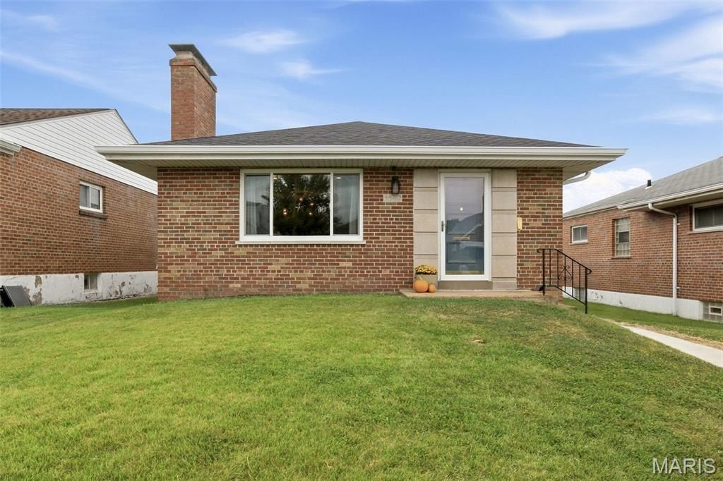 5562 Lindenwood Avenue, St Louis, MO 63109