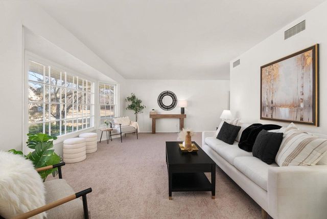 7005 Farmington Way, Madison, WI 53717