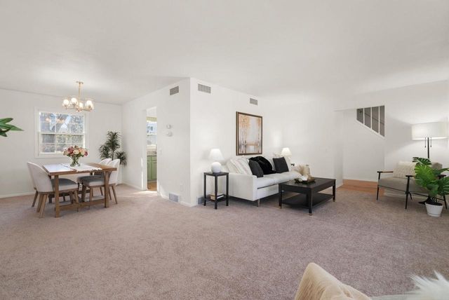 7005 Farmington Way, Madison, WI 53717