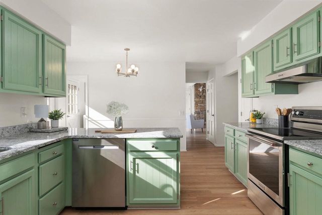 7005 Farmington Way, Madison, WI 53717