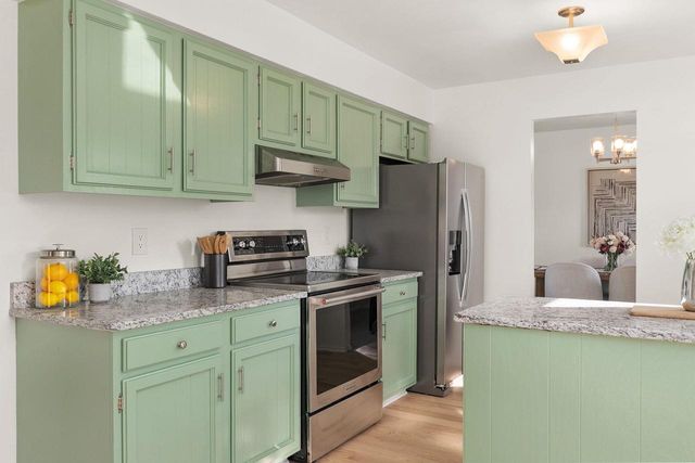 7005 Farmington Way, Madison, WI 53717