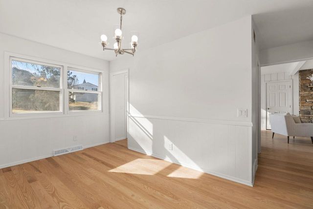 7005 Farmington Way, Madison, WI 53717