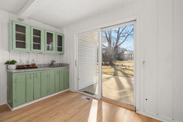 7005 Farmington Way, Madison, WI 53717