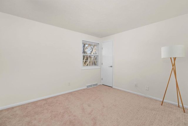 7005 Farmington Way, Madison, WI 53717