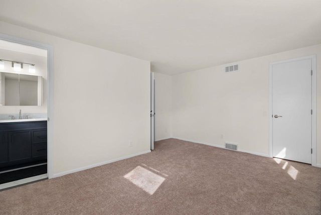 7005 Farmington Way, Madison, WI 53717