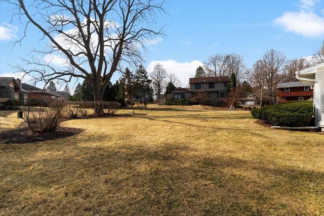 7005 Farmington Way, Madison, WI 53717