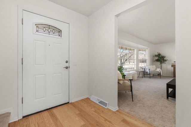 7005 Farmington Way, Madison, WI 53717