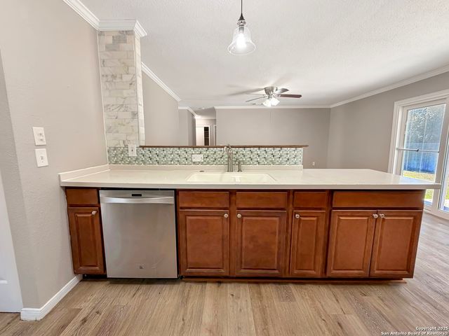 8111 Bowens Crossing, San Antonio, TX 78250