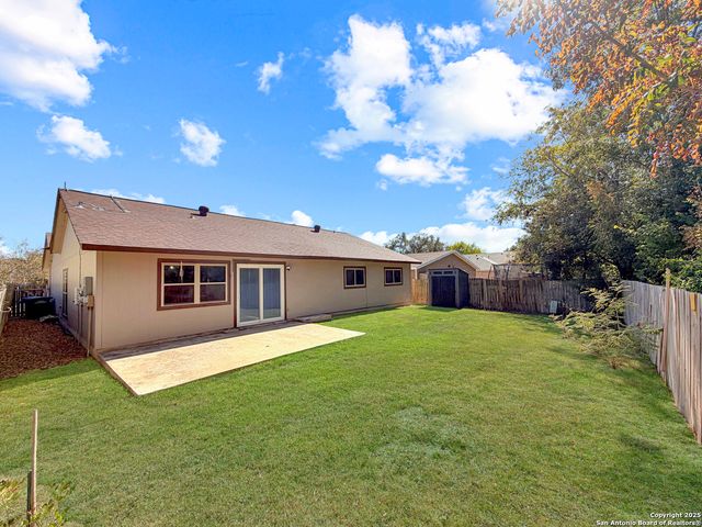 8111 Bowens Crossing, San Antonio, TX 78250