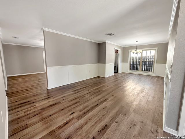 8111 Bowens Crossing, San Antonio, TX 78250