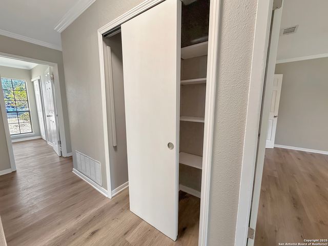 8111 Bowens Crossing, San Antonio, TX 78250