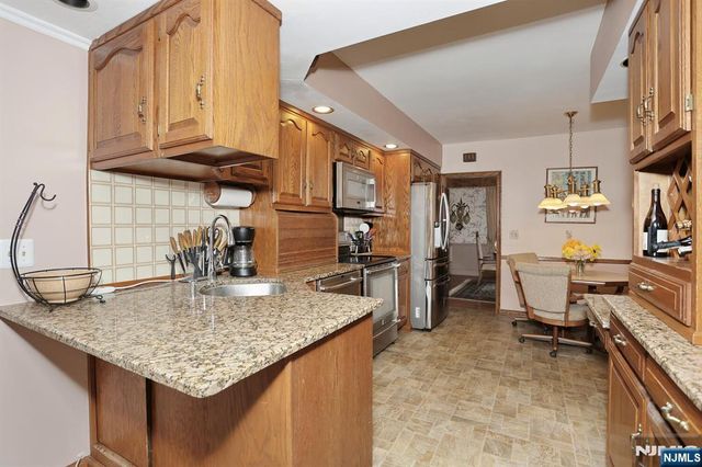 295 Rock Road, Glen Rock, NJ 07452