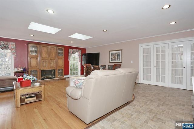 295 Rock Road, Glen Rock, NJ 07452