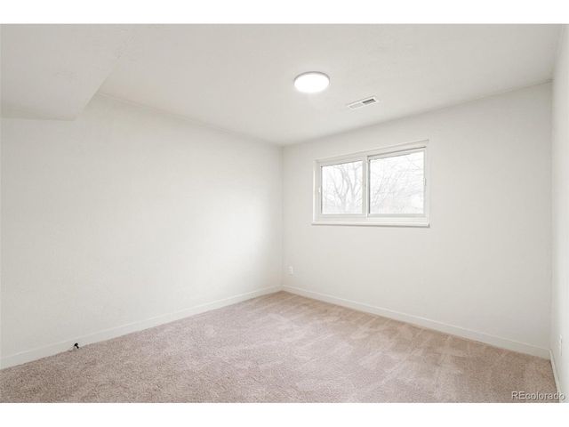 1221 Eagle St, Aurora, CO 80011