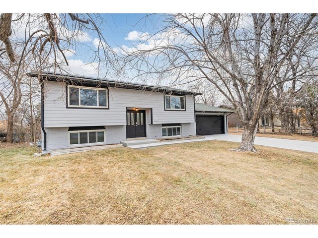 1221 Eagle St, Aurora, CO 80011