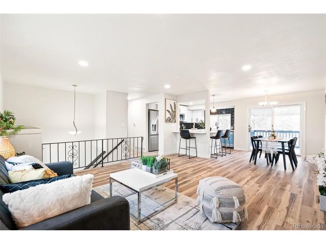 1221 Eagle St, Aurora, CO 80011